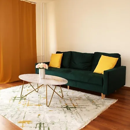 New Colorful With Big Balcony Apartment *